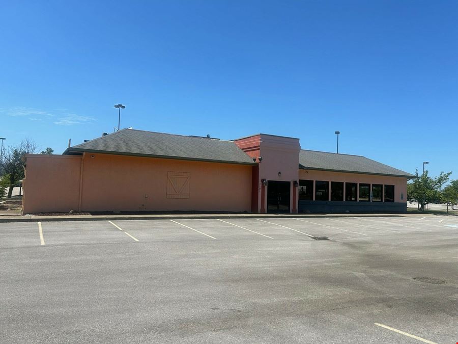 Midway Mall - Anchor, In-Line, Out Parcels