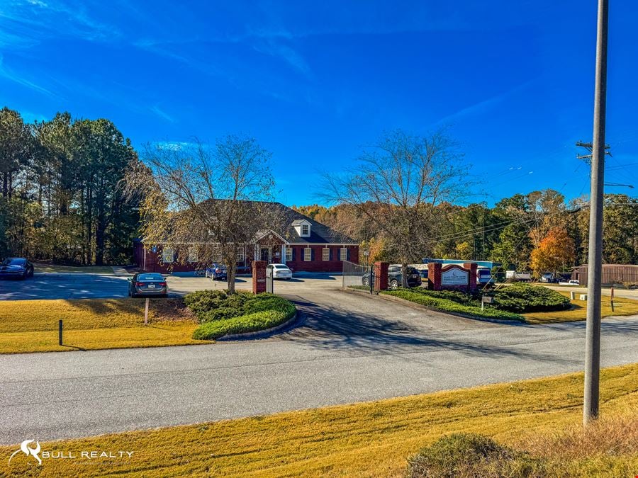 Freestanding Multi-Use Building | Sale or Lease | ±8,000 SF | ±4,000 SF Available