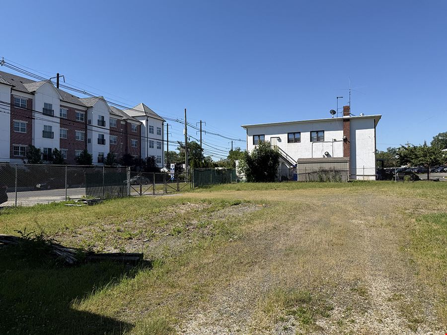 Lumber Yard & Commercial Building For Sale