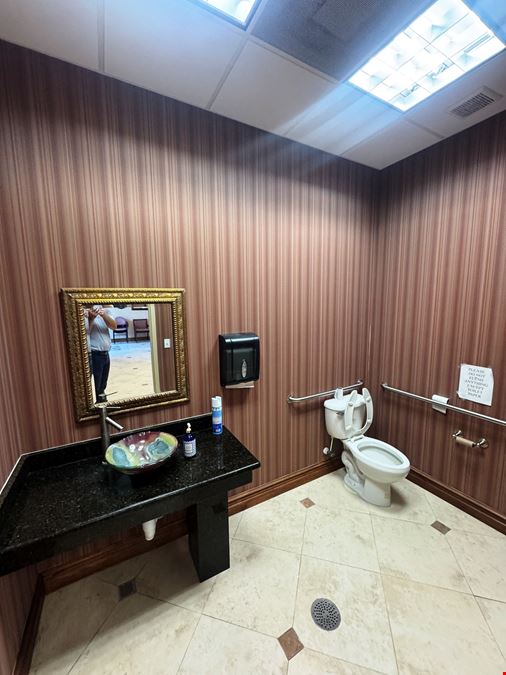 2,000 SF Medical / Professional Condo Space