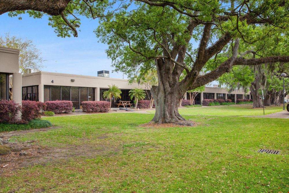 Elmwood Oaks Office Park