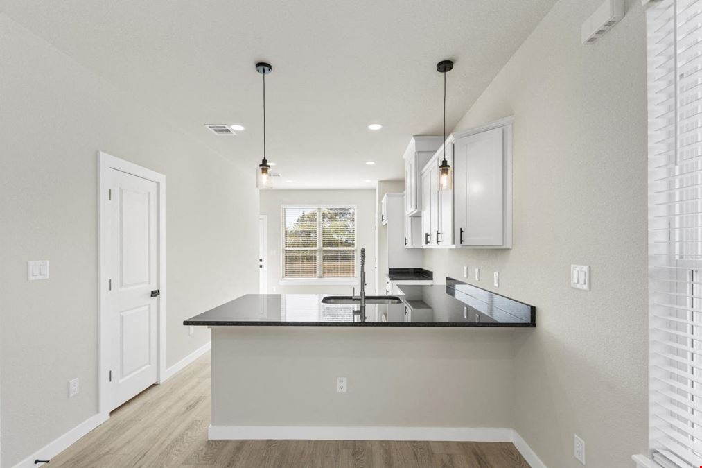 6 Unit Duplex Package in Brenham