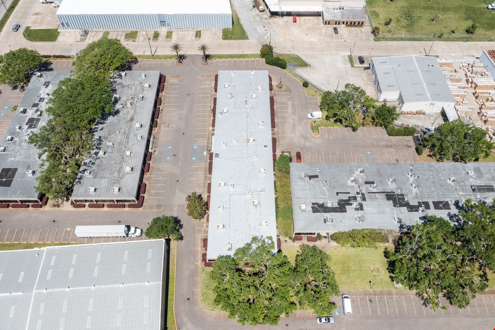 Elmwood Oaks Office Park