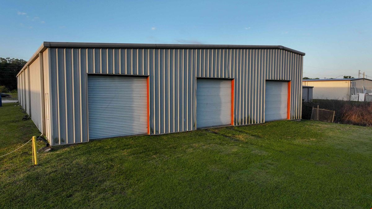 15,940 SF on 2.84 Acres Retail & Warehouse - US 92 Lakeland