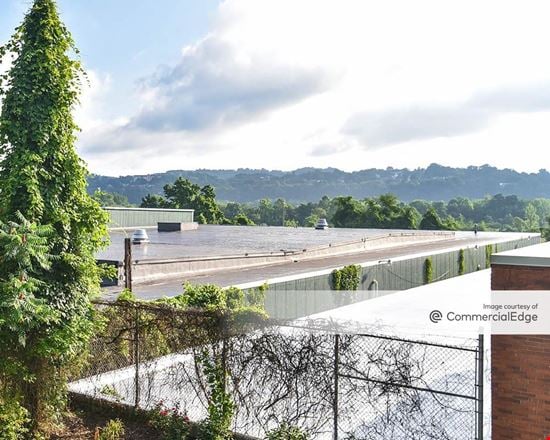 Preview of Industrial space for Rent at 1360 Island Avenue
