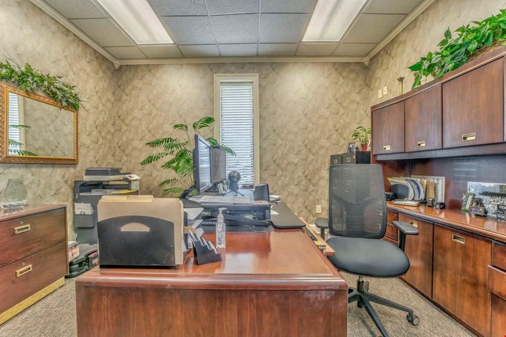 2203 S Dixie Hwy