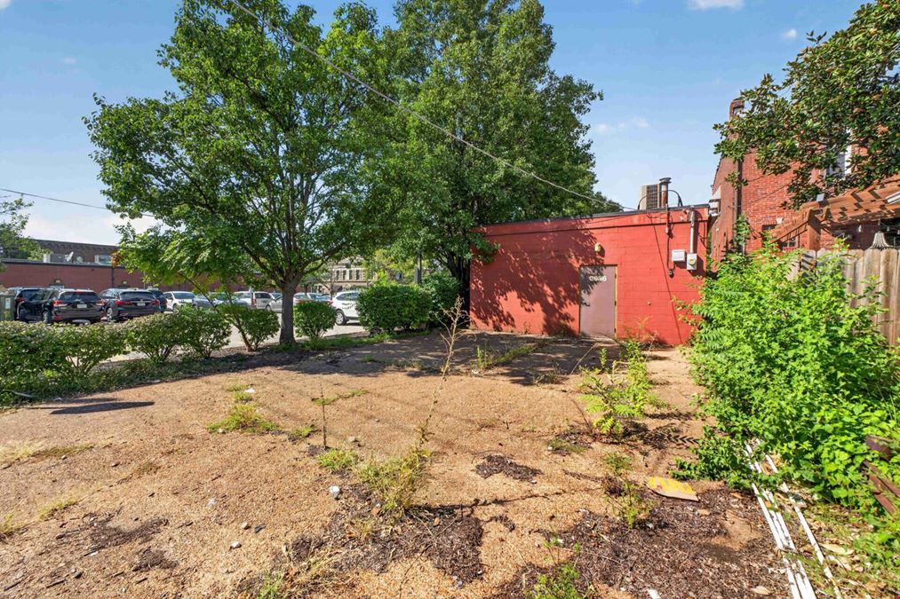 South Grand Freestanding Retail/Office Building