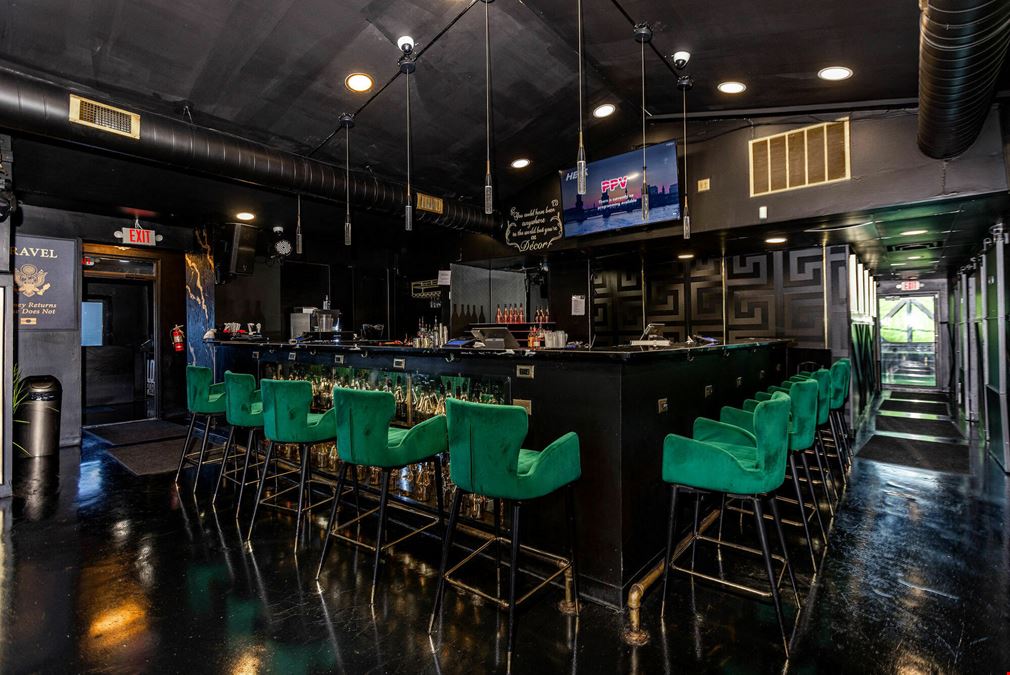 Restaurant/Bar in Cincinnati, OH - For Sale