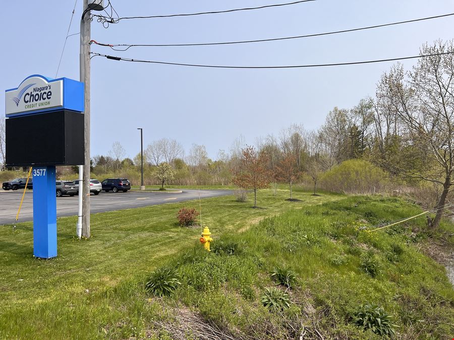 3571 Niagara Falls Blvd. 