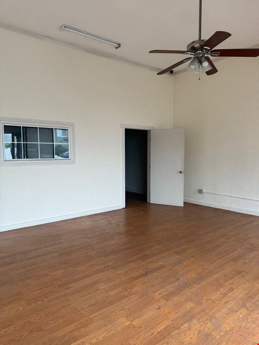 1136 E Pacific Coast Hwy
