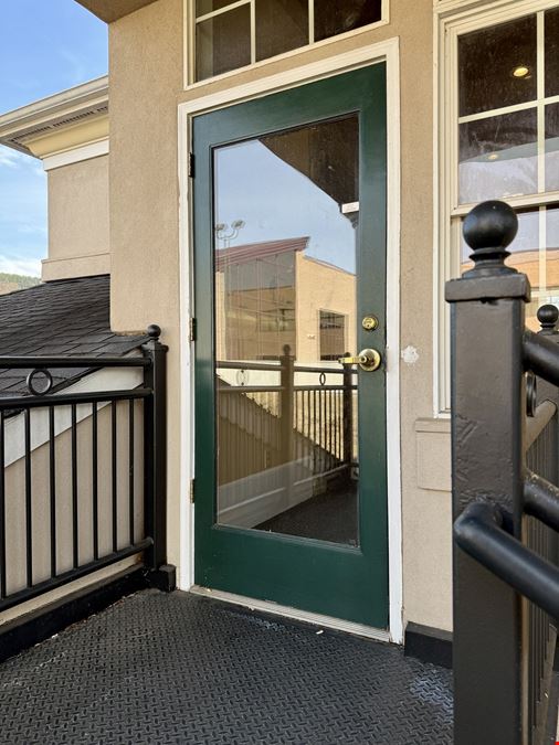 Second Floor Suite in Summerfield Village
