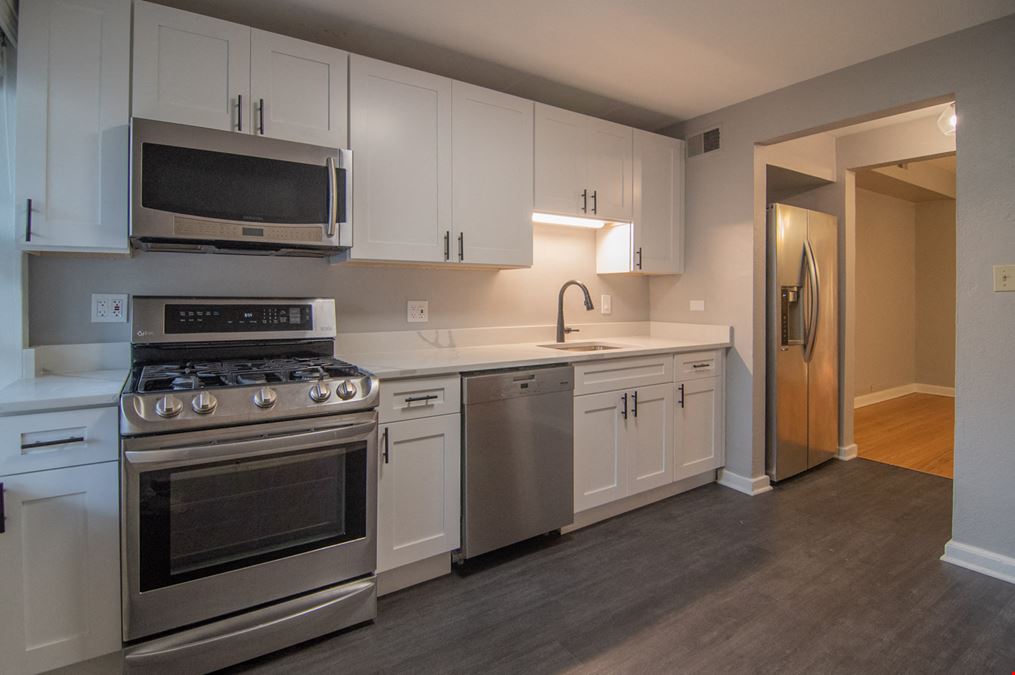 844 West Lakeside Place