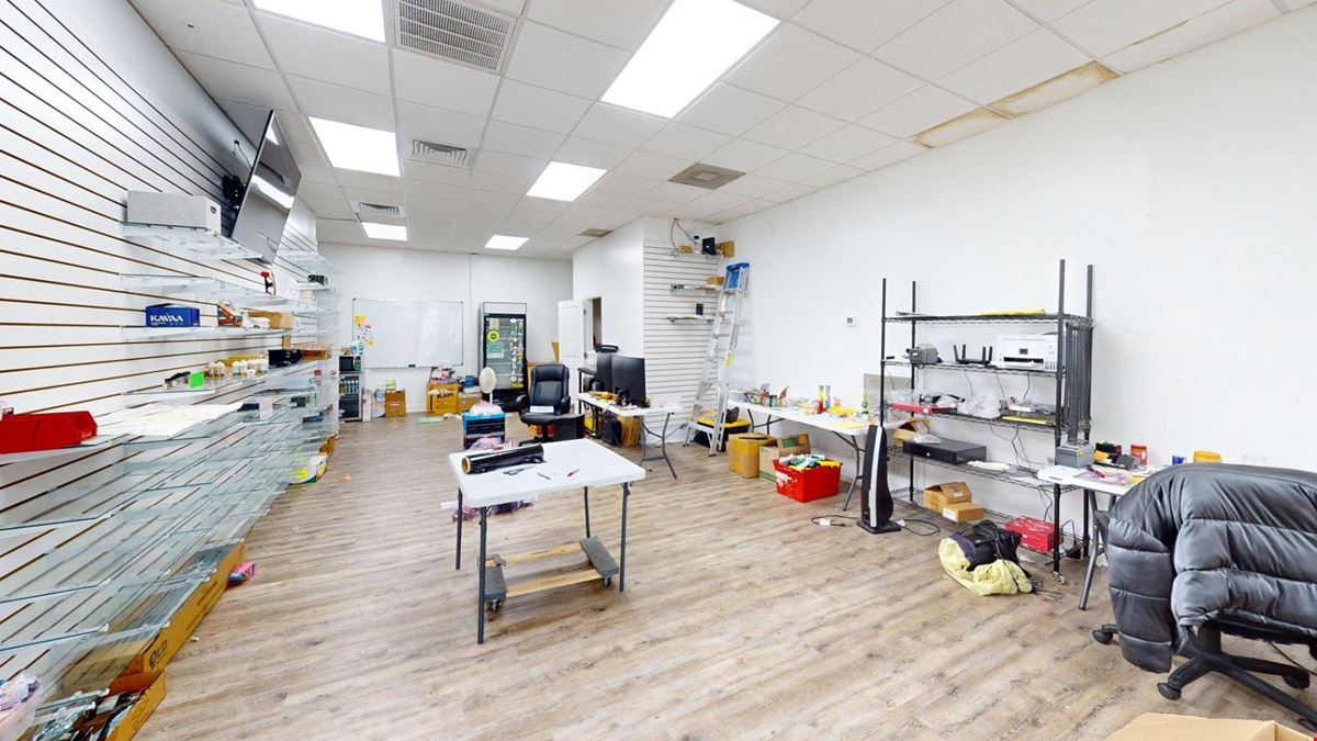 2560 Gulf Breeze Pkwy Retail for Lease