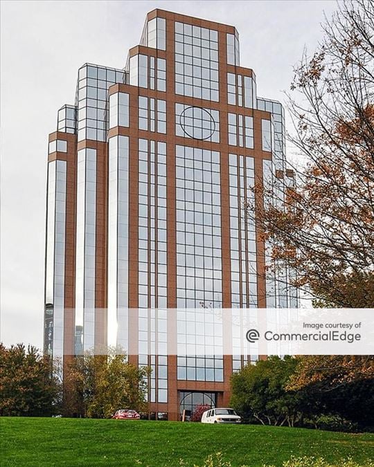 Crown Pointe Tower 1050