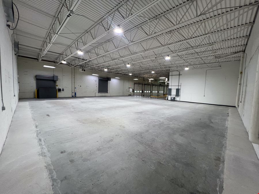 CLASS A OFFICE/WAREHOUSE ON 5.9± ACRES