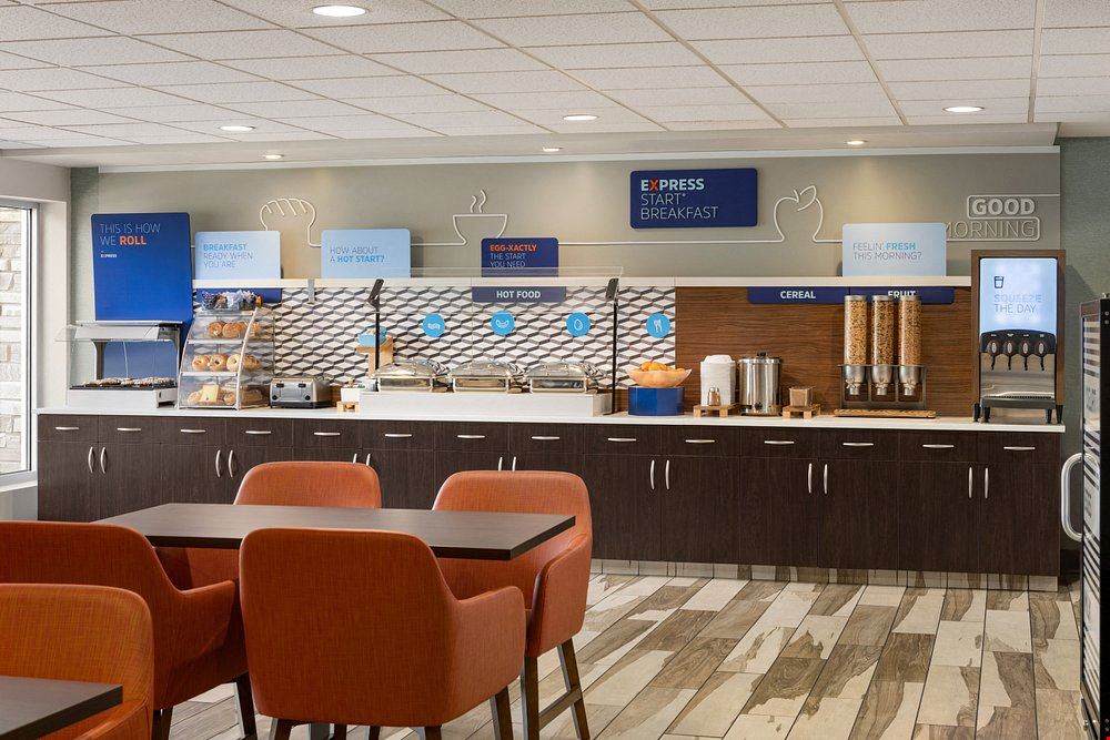 Holiday Inn Express & Suites Colorado Springs Central