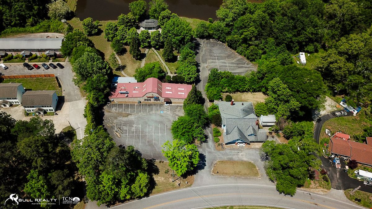 Former Wedding / Event Venue With All FF&E | ±3,782 SF | Dawsonville, GA