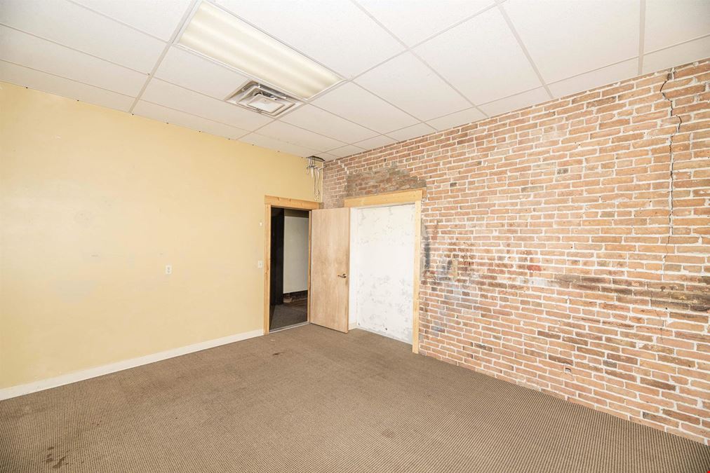 513 E Main St
