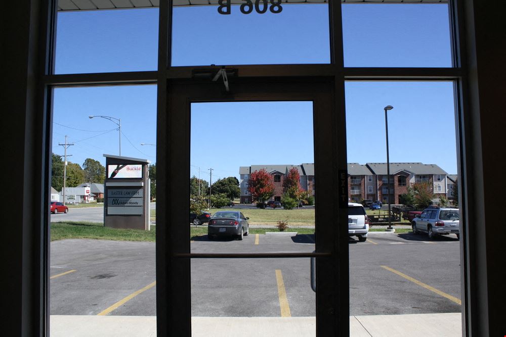 OFFICE FOR LEASE ON BATTLEFIELD