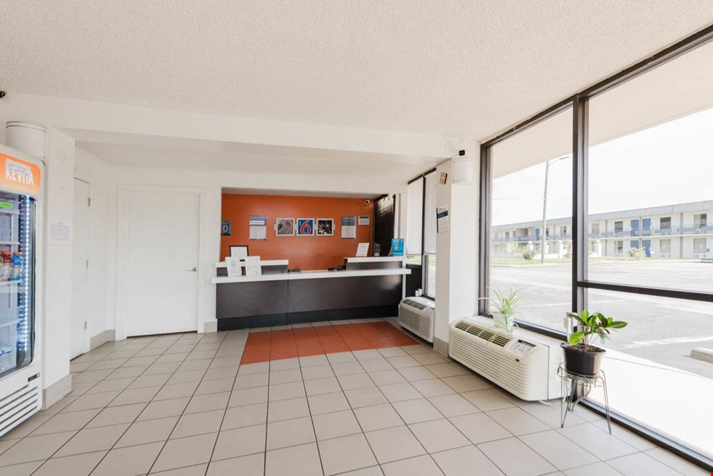 Motel 6 + Studio 6