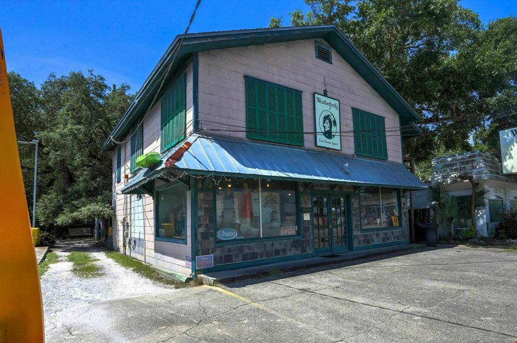 Iconic East Pensacola Heights Location