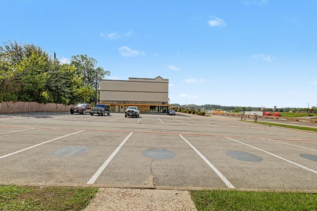Move-In Ready Office Suite | Interstate 45 Frontage