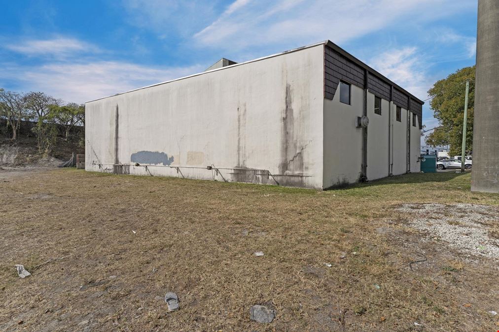 6850 NW 74th St - 13,190 Sq. Ft.