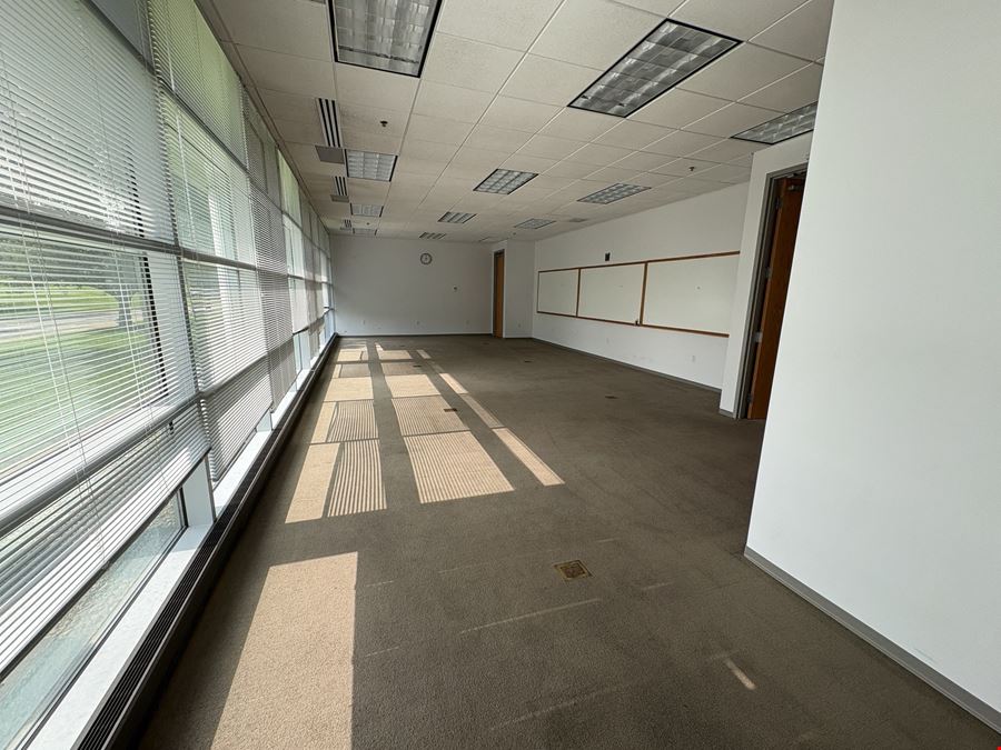 Prime Office Suites For Lease