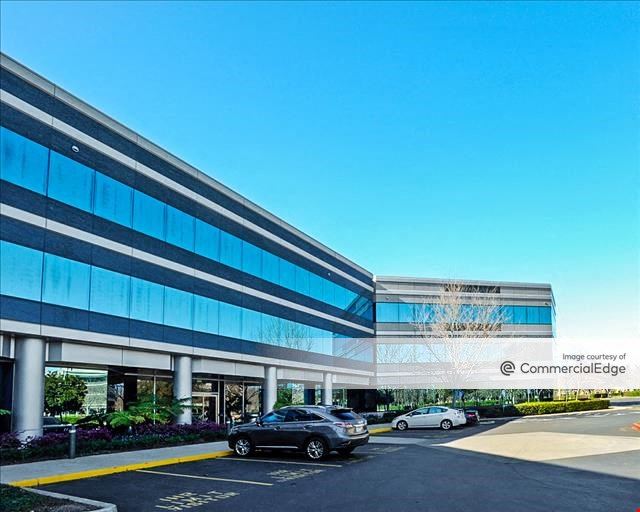 Bernal Corporate Plaza II