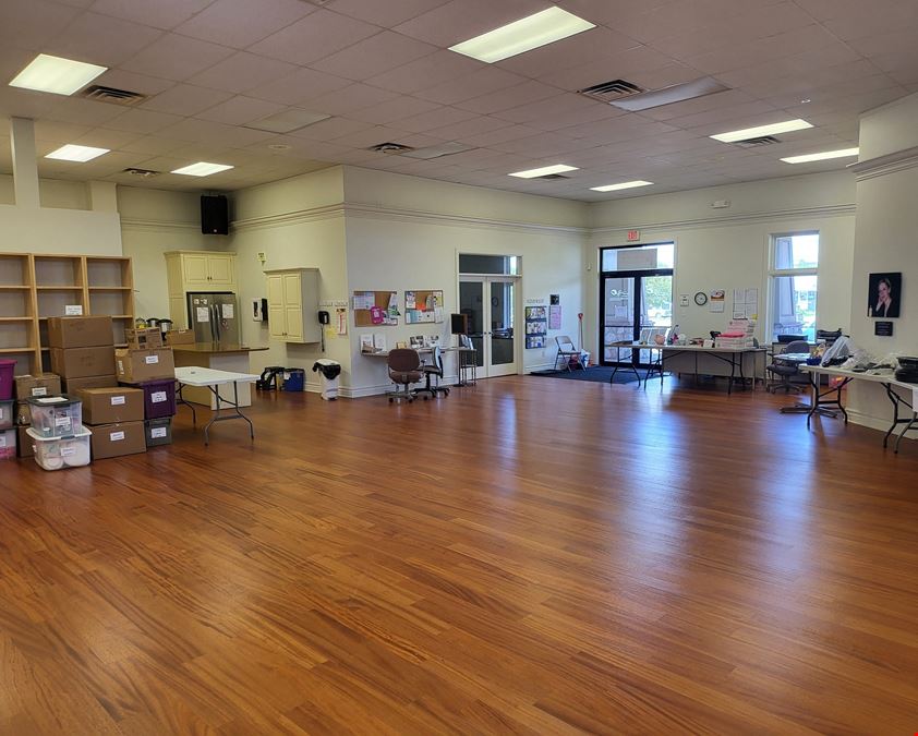 Retail/Showroom/Warehouse