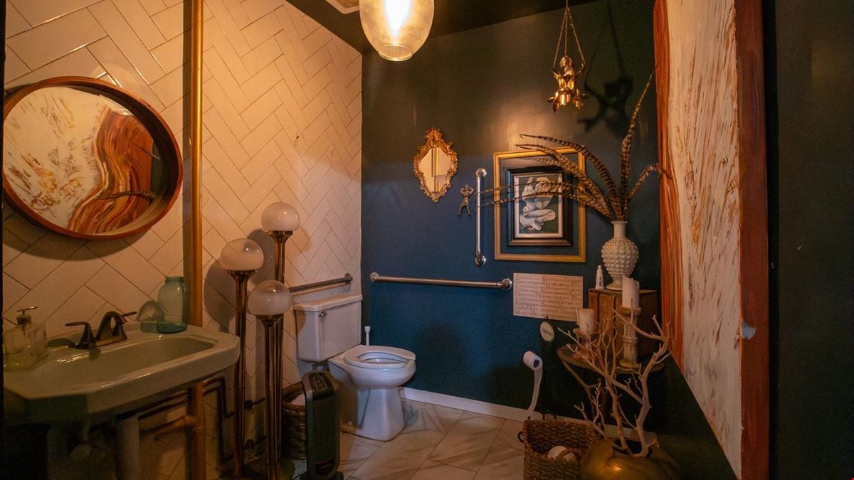Northwest Creative Studio & Garden Suite