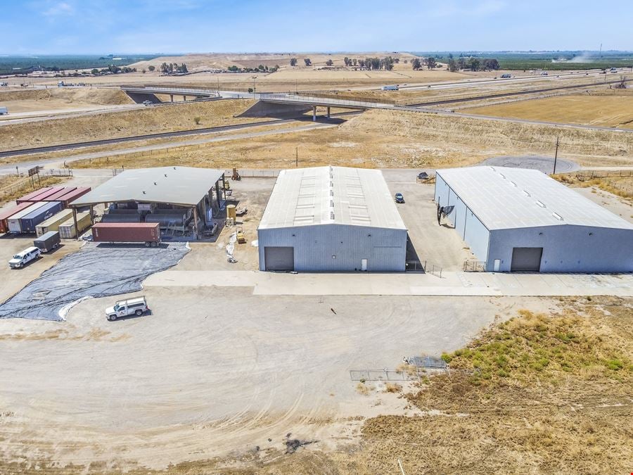 Clear Span Industrial Building on ±15.81 Acres