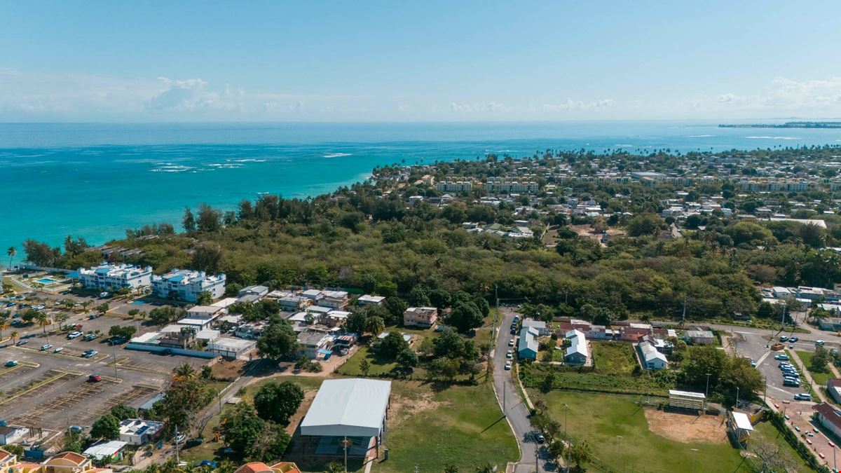 Beachfront Re-Development Opportunity in Loíza For Sale