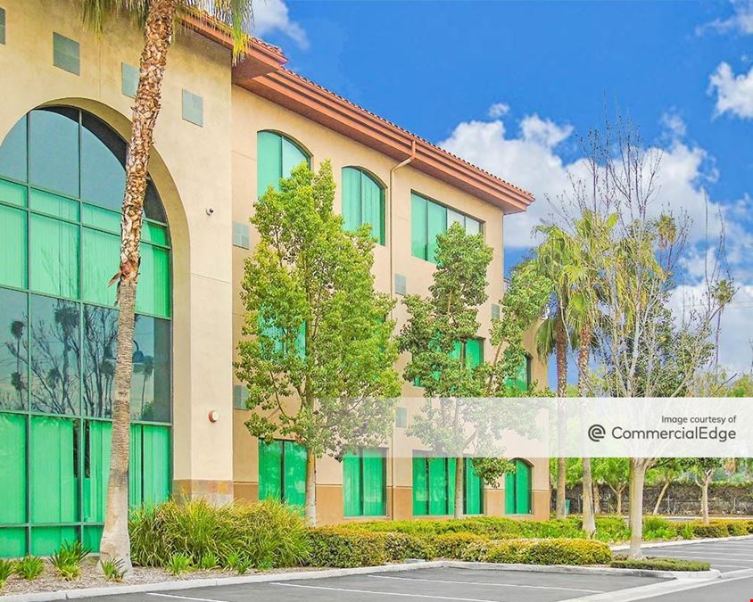 Riverside Gateway - 3550 Vine Street