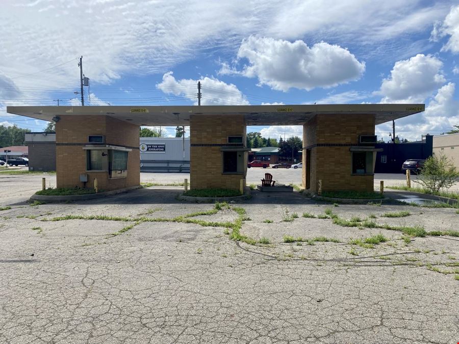 Former Bank - Hard Corner City of Lansing