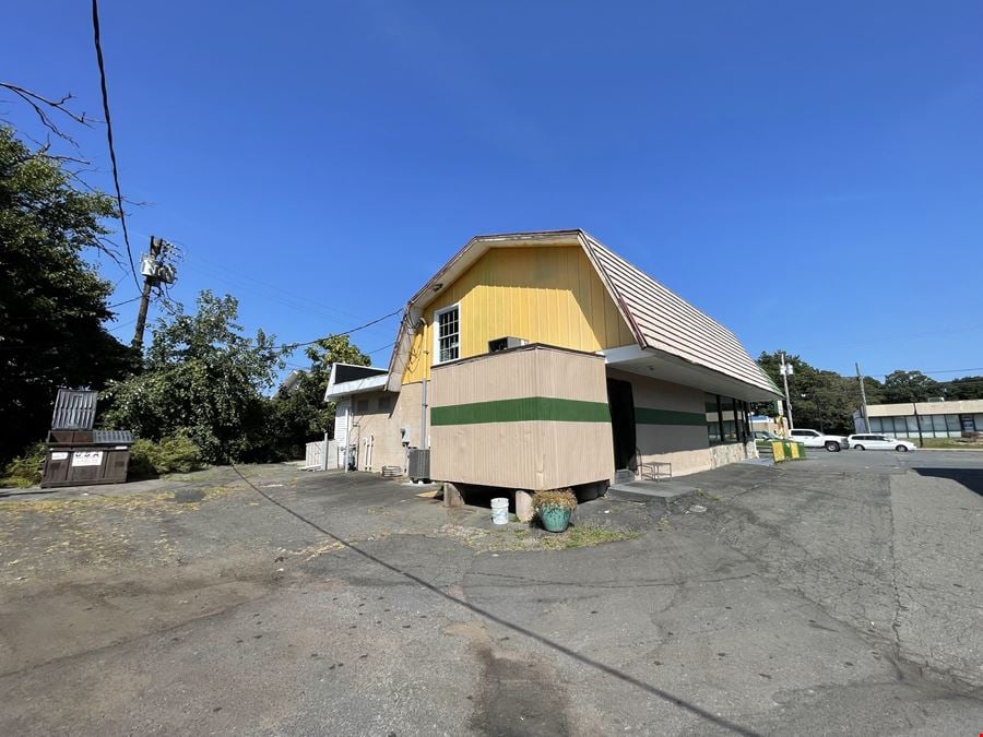 Restaurant Building - Manchester CT