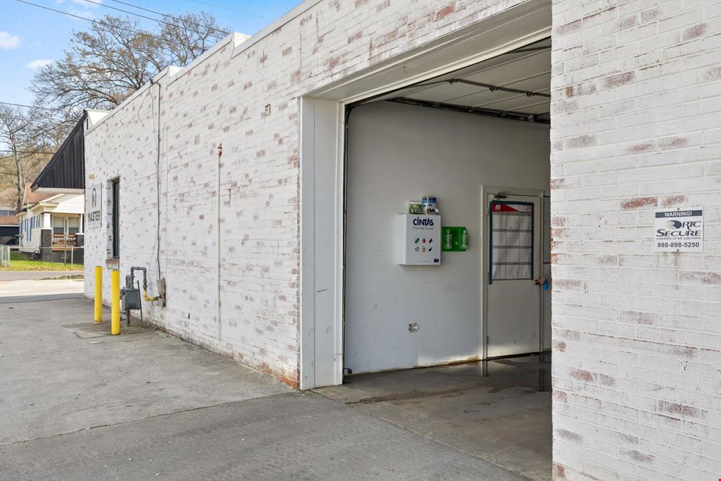 Office/Warehouse on Dodds Ave