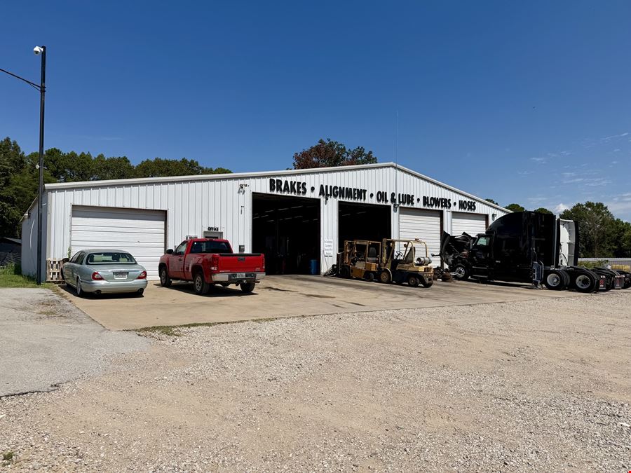 15844 Hwy 31 West