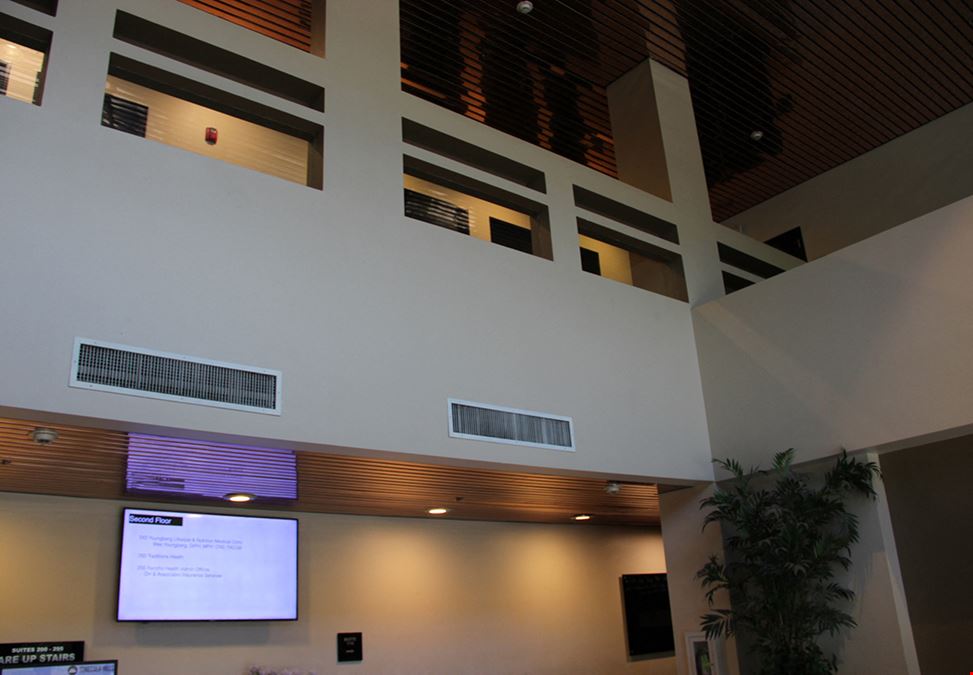Single Oak Center