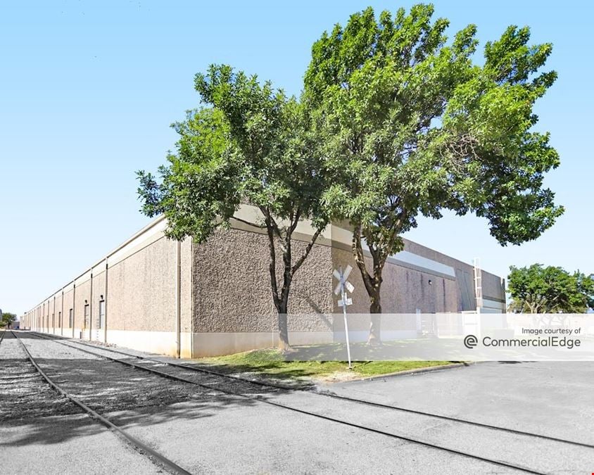 Venture Distribution Center - 1030, 1048 & 1080 Trend Drive