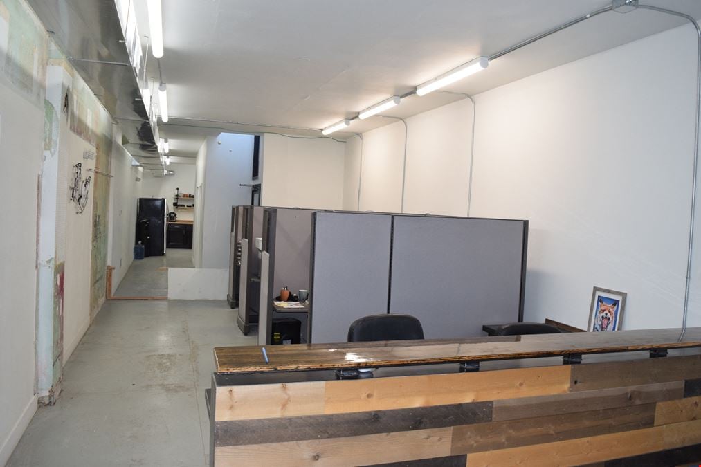 120 SF office/retail space for lease