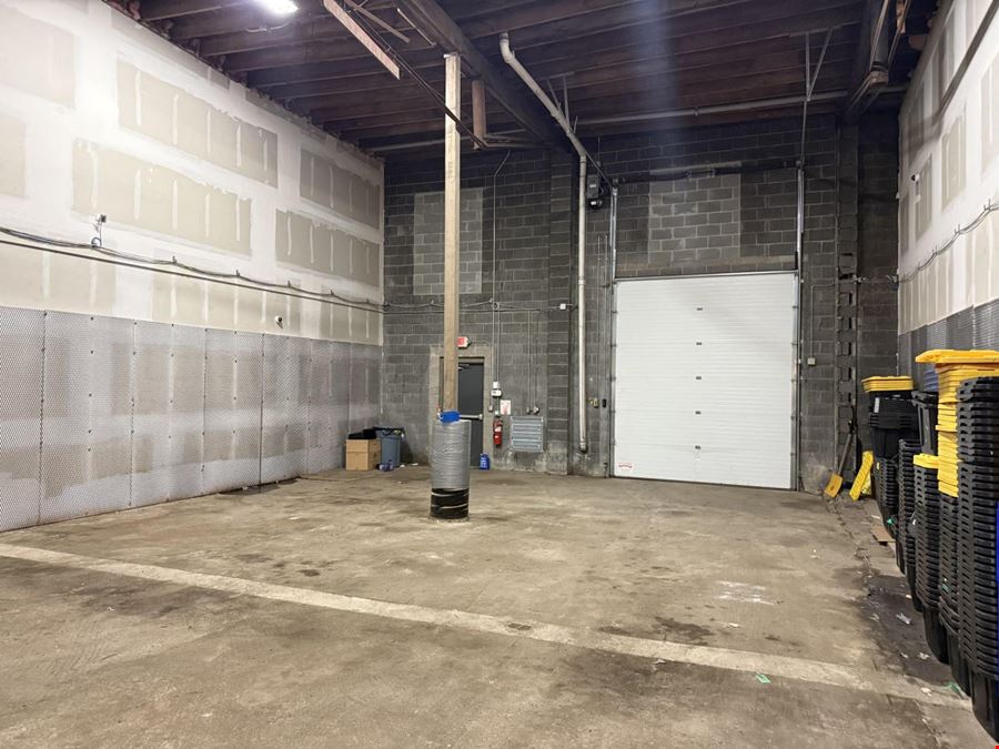 High Bay Warehouse with Overhead Door Access