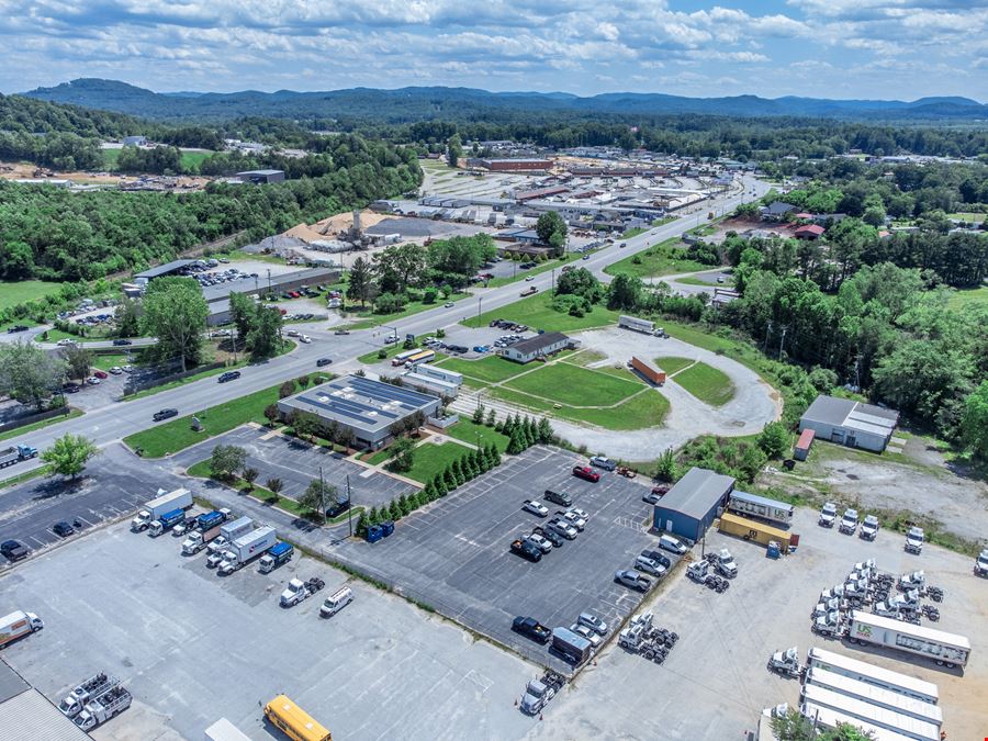 Offices at 5045 Hendersonville Road