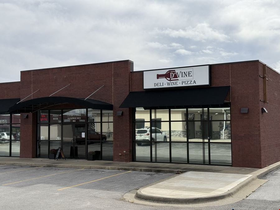 RETAIL CENTER FOR LEASE IN ROGERSVILLE