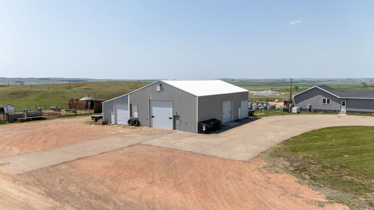 Residential Home w/ a Large Insulated Metal Shop