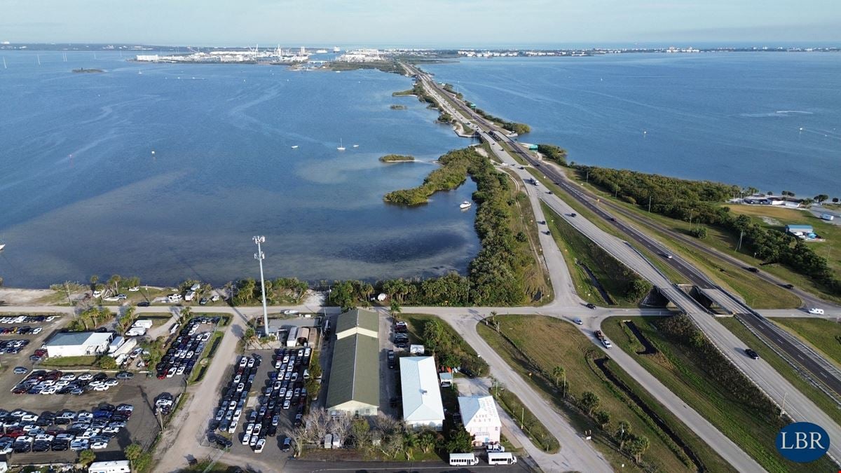 Port Canaveral Small Bay Warehouses with Office