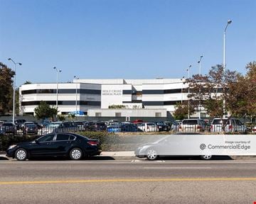 Holy Cross Medical Plaza
