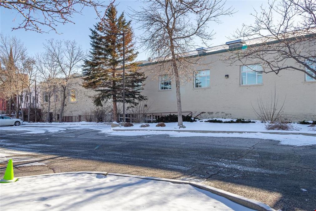 40 W Lawrence St