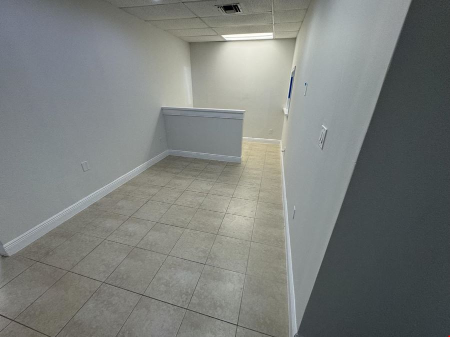 1093 SF Suite 109 Professional and Medical Office Space