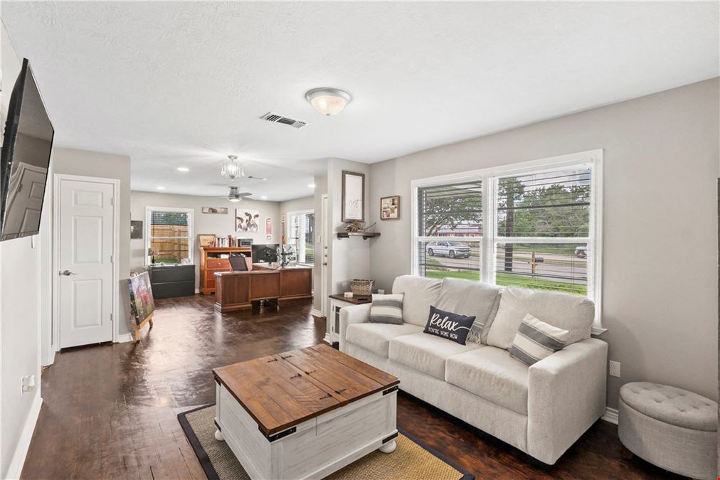 1105 San Jacinto Ln